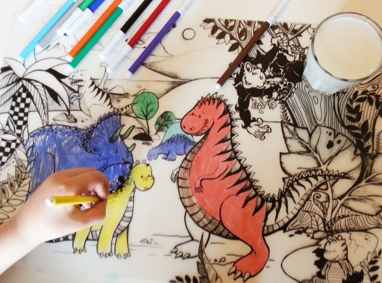 TAPETE REUTILIZABLE PARA COLOREAR EDAD JURÁSICA (+3 AÑOS)