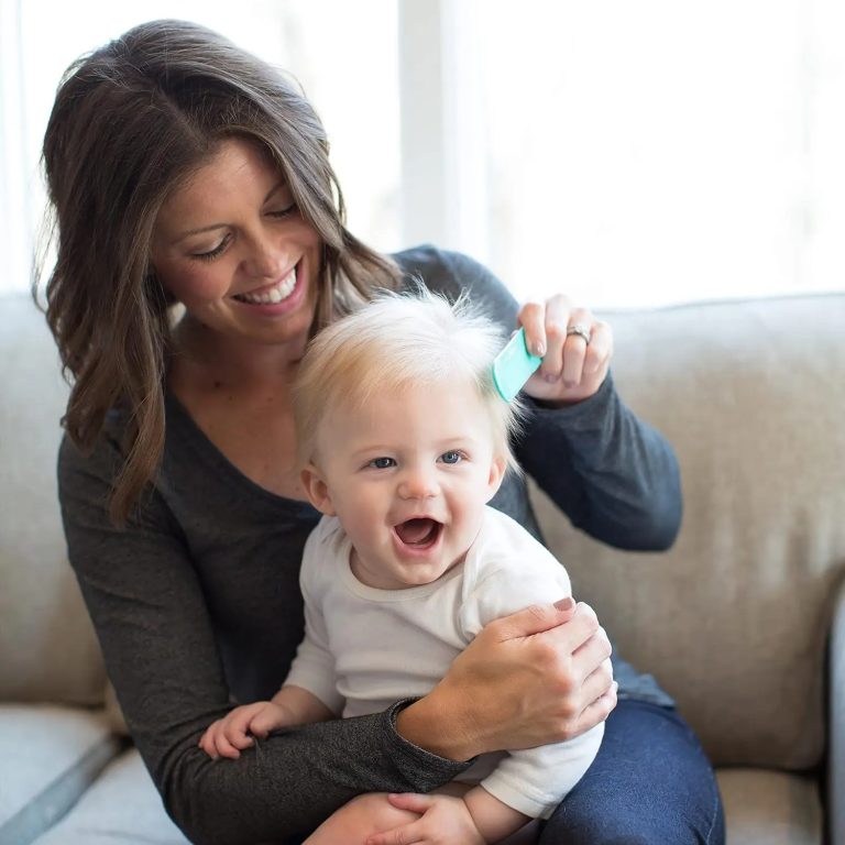 Baby Care Kit  (Cepillo, Peineta, Aspirador Nasal y tijeras para uñas) Dr. Brown's