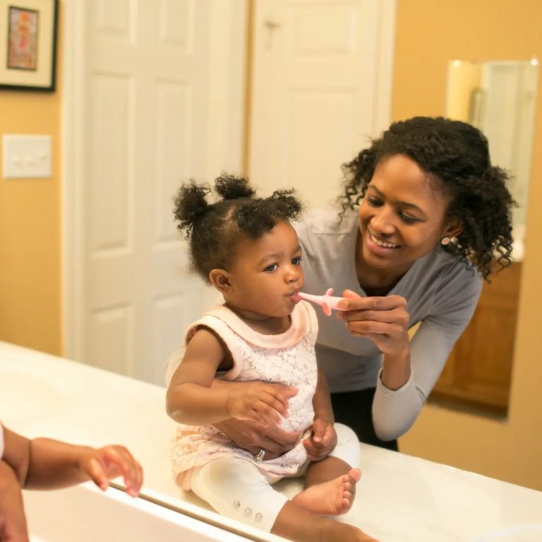 Cepillo de Dientes para Bebés y Niños Pequeños 0-3 años Elefante rosado Dr.Brown's