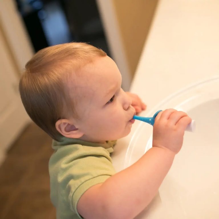 Cepillo de Dientes para Bebés y Niños Pequeños 0-3 años Elefante azul Dr.Brown's