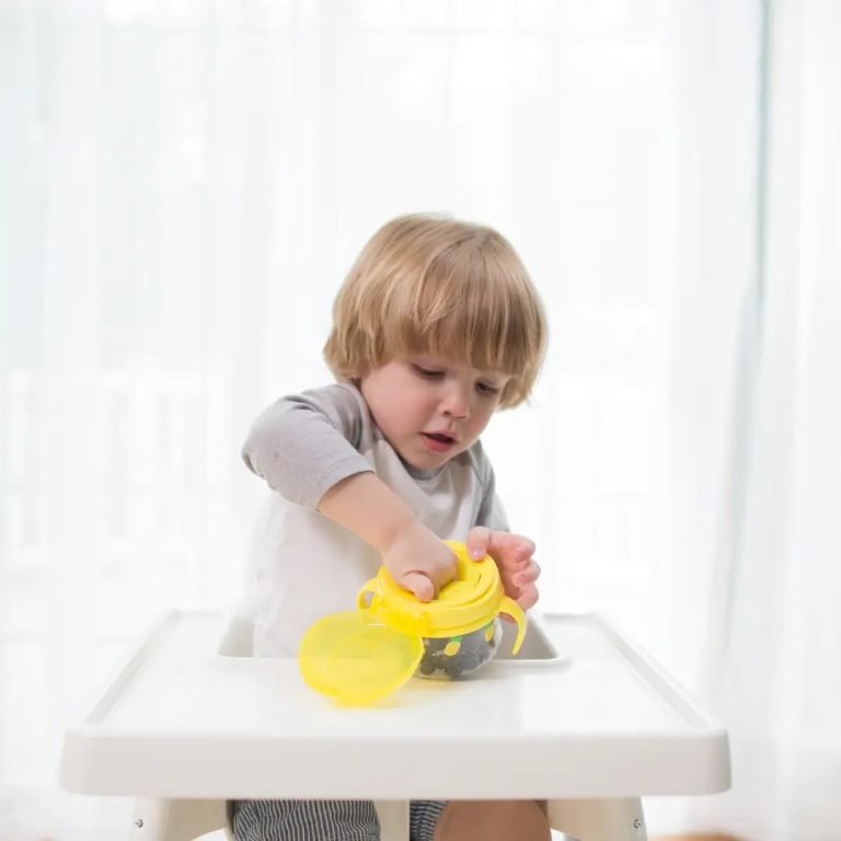 Taza para snack 9M+ Dr. Brown's, Amarillo y Rojo