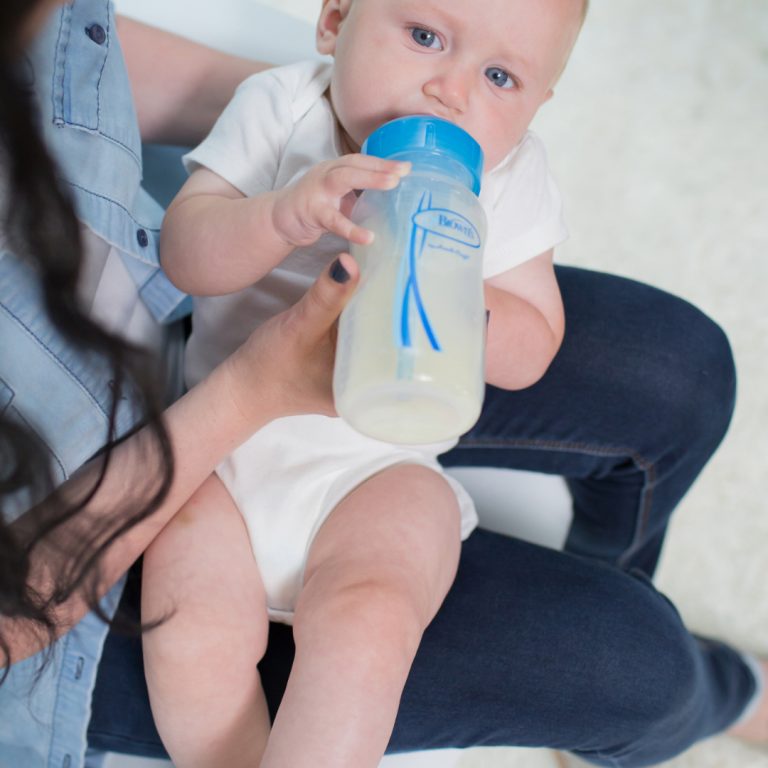 Mamadera Boca Ancha Options+ 270ml Dr. Brown's, Azul y Rosado