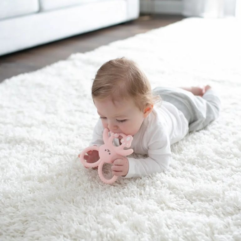 Mordedor flexible y suave 3M+, Conejo rosado Dr. Brown's