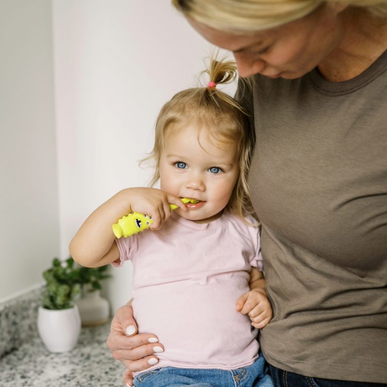 Cepillo de Dientes Bebés y Niños Pequeños 1-4 años, Monster, Verde Claro Dr. Brown's