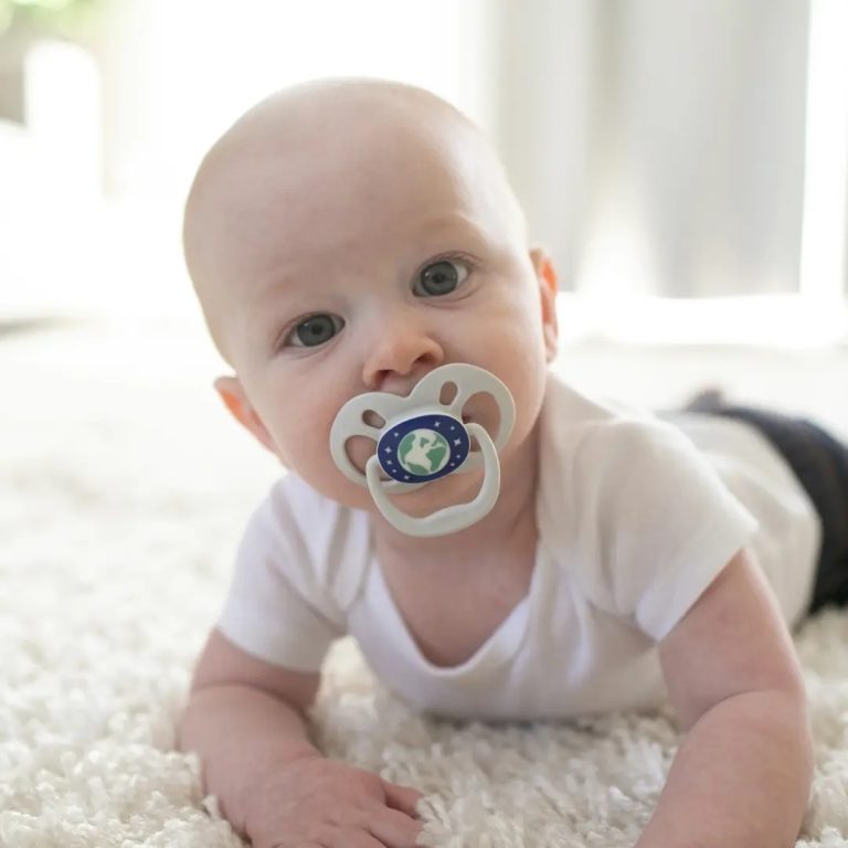 Chupete Advantage Noche, Naturaleza Púrpura 6-18M, 2UN  Dr. Brown's