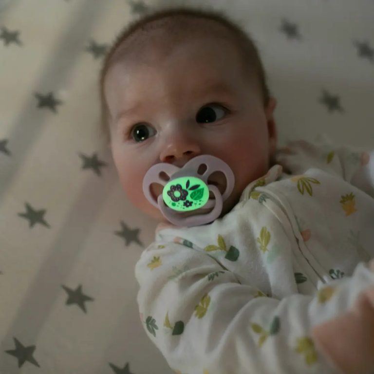 Chupete Advantage Noche, Naturaleza Púrpura 6-18M, 2UN  Dr. Brown's