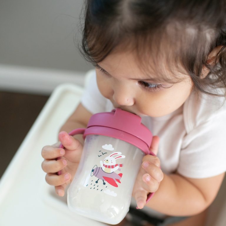 1er Vaso con asas y pajita 270ml 6M+ Dr. Brown's, Azul Crayola y Rosado Malva